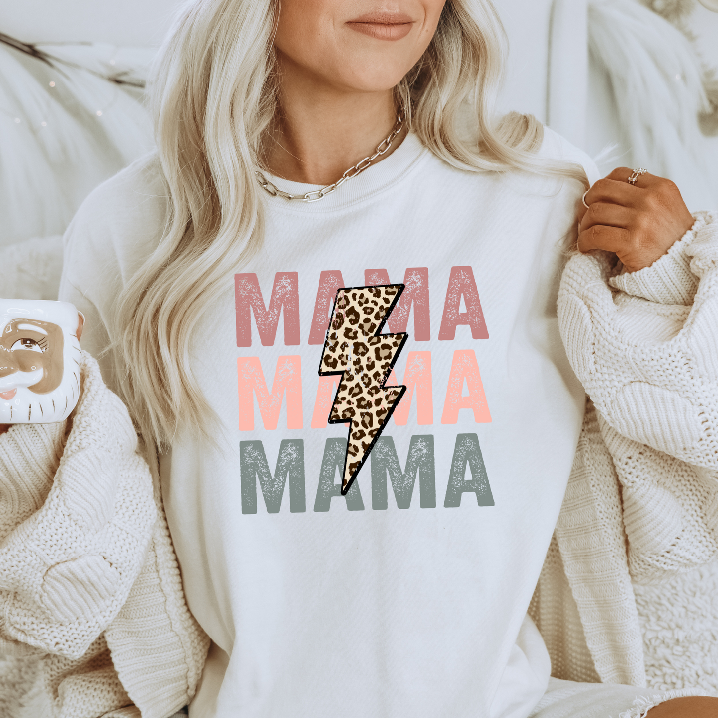 Retro MAMA T-Shirt